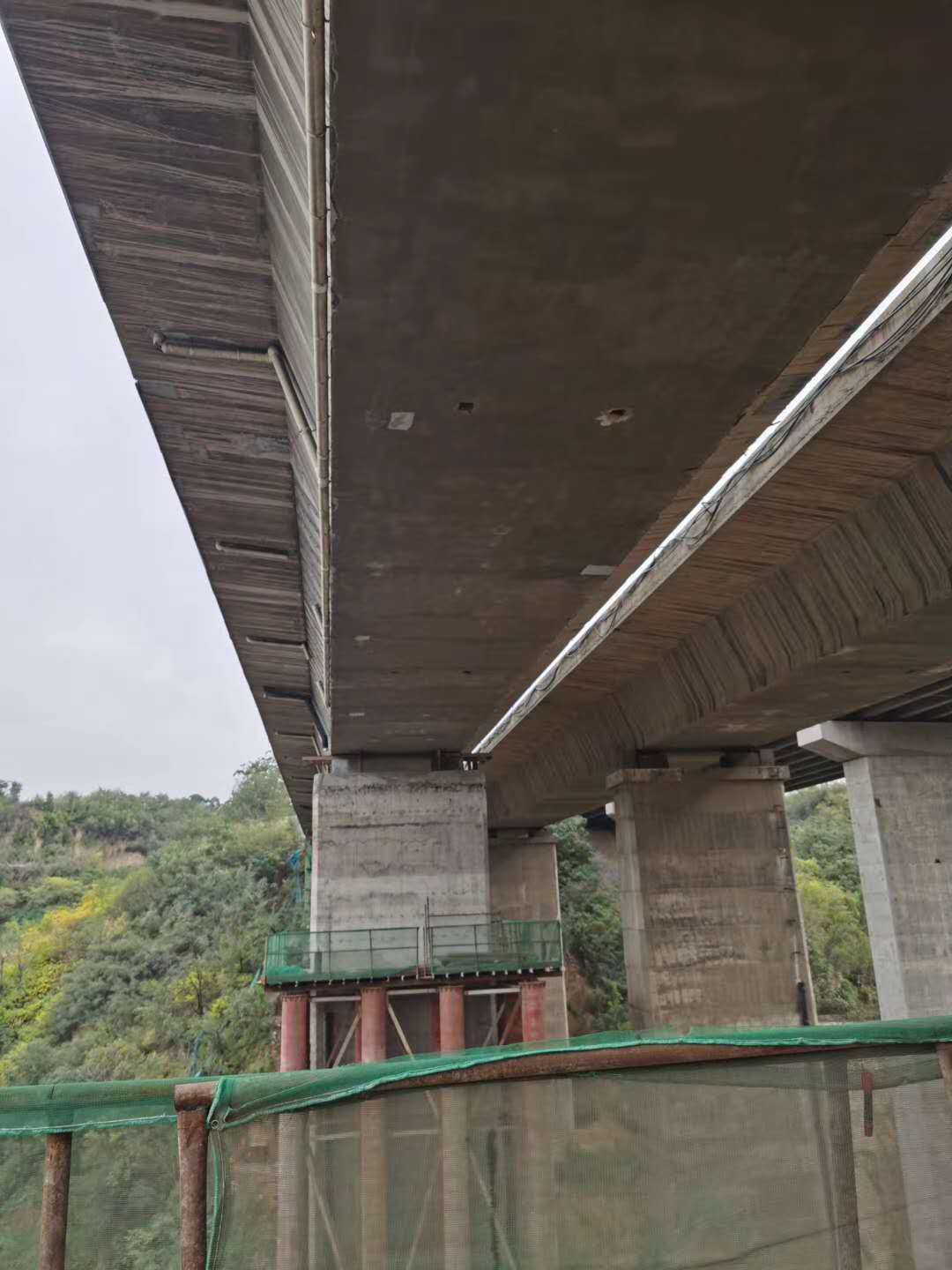 喀什桥梁加固前制定可行设计方案图并用对施工方法